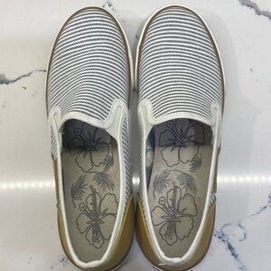 Tommy Bahama Slip Ons - white/navy/tan